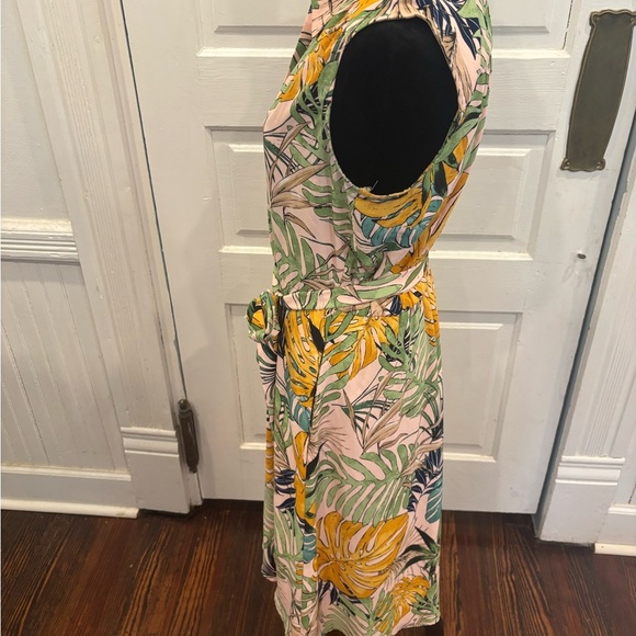 ECI New York Sleeveless Collared Button Down Tie Waist Midi Palm Dress Sz 6 - Picture 4 of 6